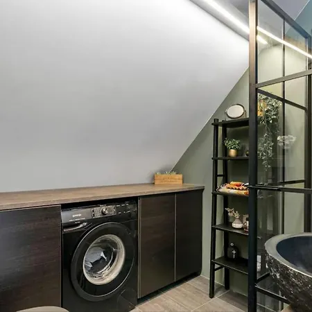 Elegant Townhouse Apartment